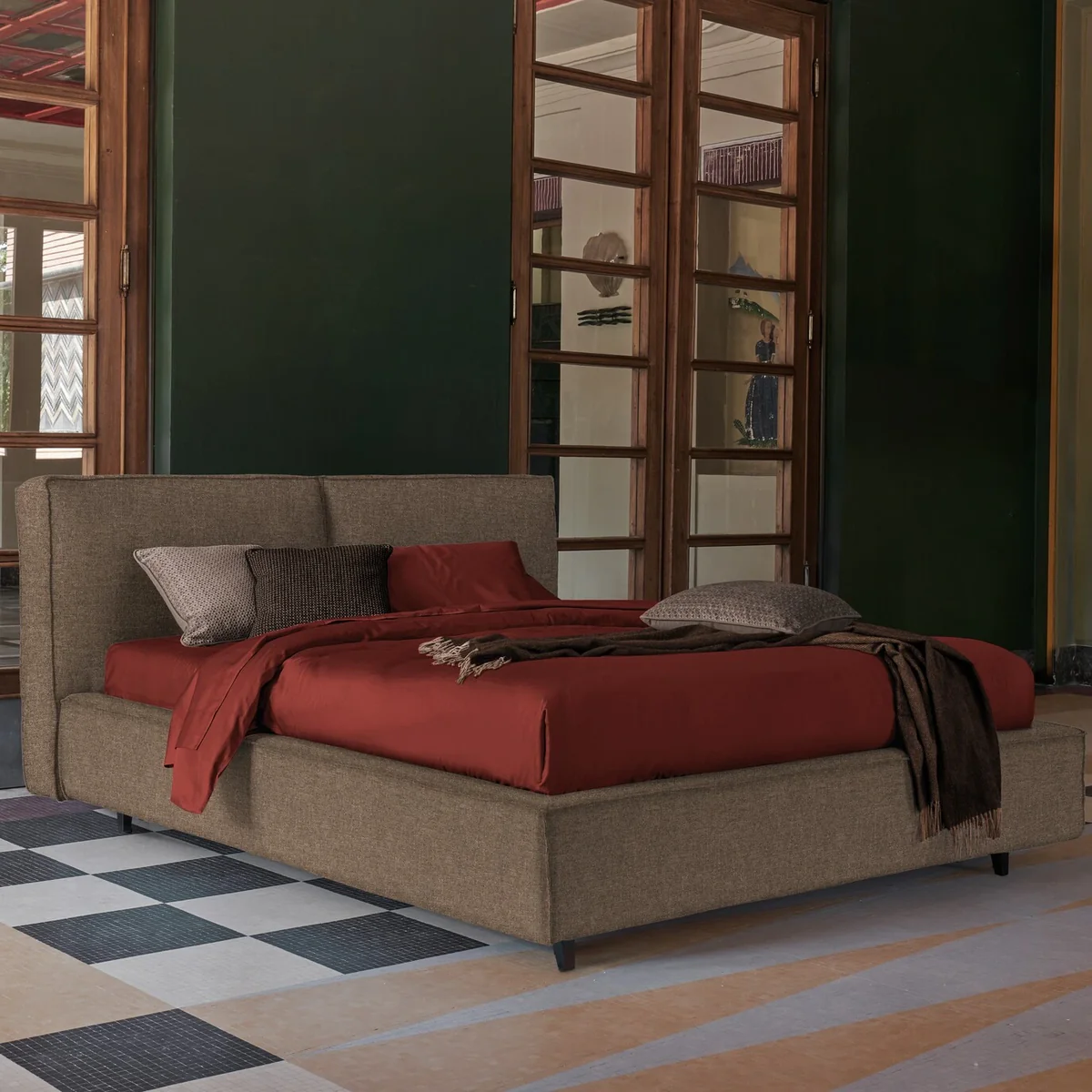 Pat tapițat Bill, Dorelan